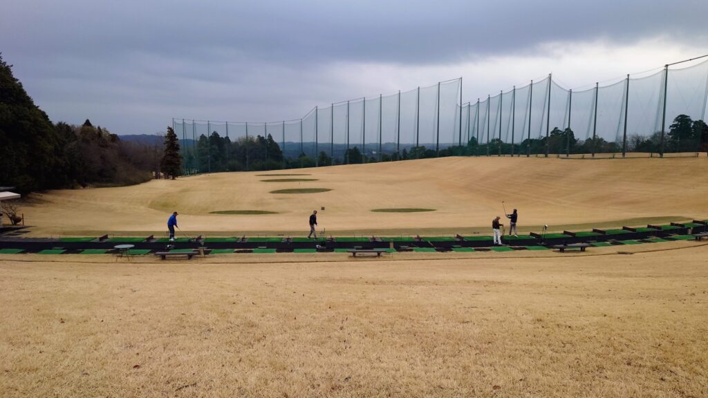 ロッテ皆吉台カントリー倶楽部　練習場　ドライビングレンジ230ヤード
