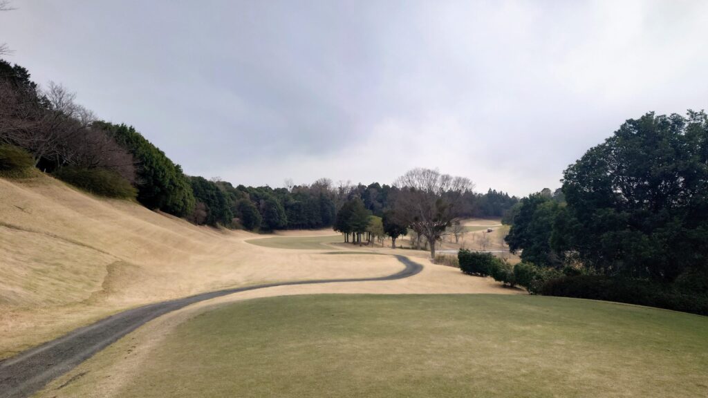 ロッテ皆吉台カントリー倶楽部 OUT2番ホール 471Yロング フェアウェイ