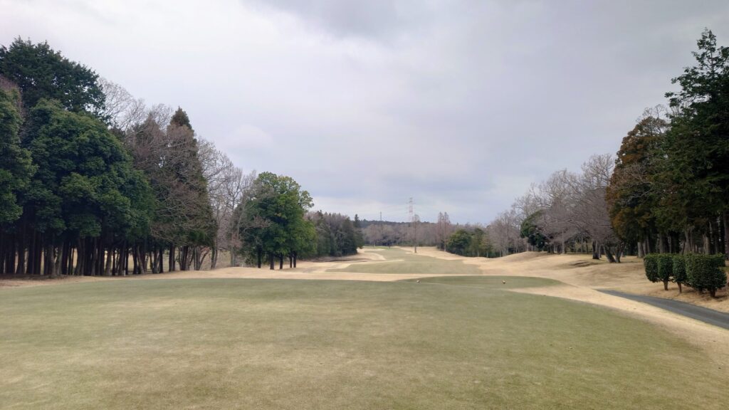 ロッテ皆吉台カントリー倶楽部 OUT4番ホール 384Yミドル フェアウェイ