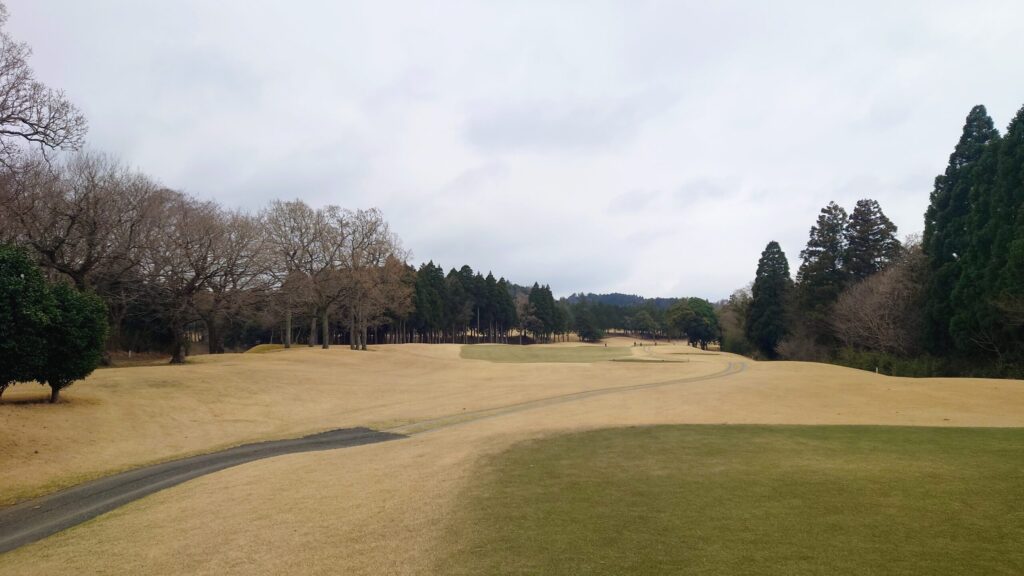 ロッテ皆吉台カントリー倶楽部 OUT5番ホール 557Yロング 左狙い