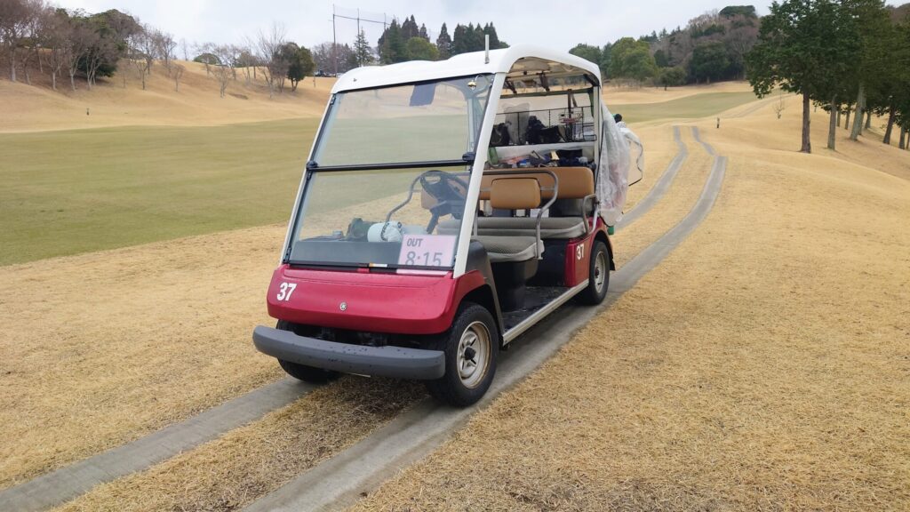 ロッテ皆吉台カントリー倶楽部　リモコン付きカート