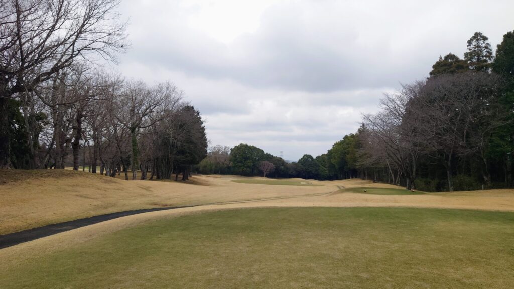 ロッテ皆吉台カントリー倶楽部 IN16番ホール 154Yショート 右バンカー注意