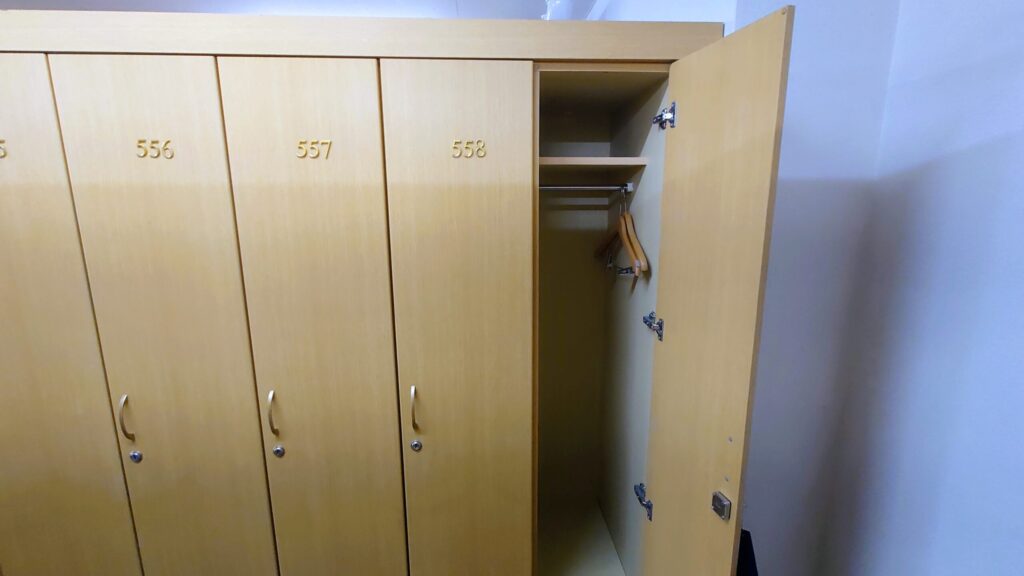 大厚木カントリークラブ 桜コース ロッカー中