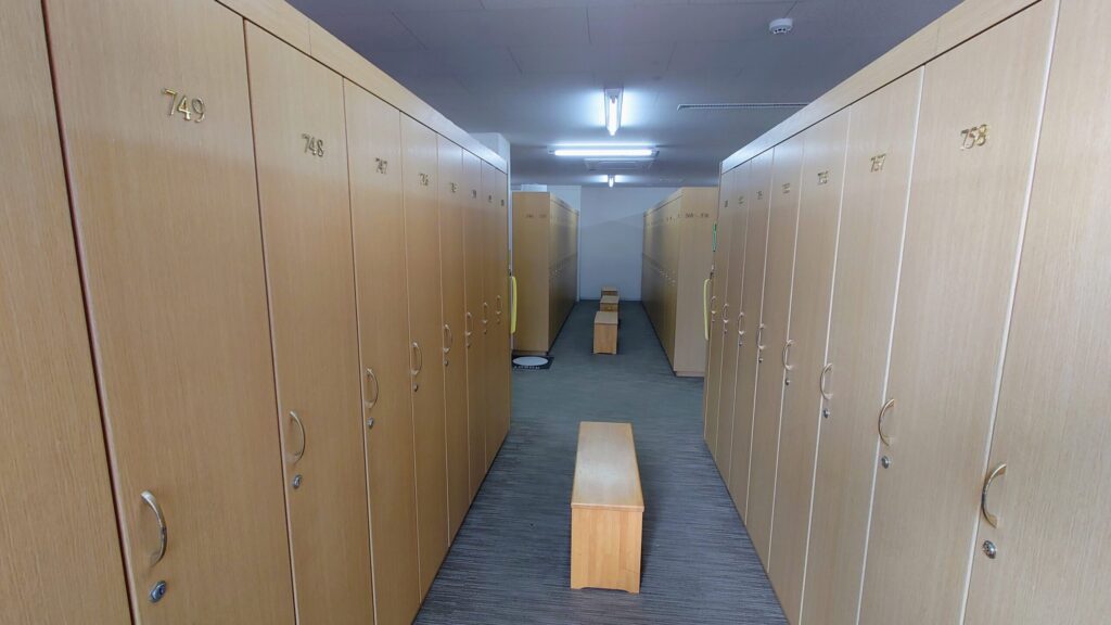 大厚木カントリークラブ 桜コース ロッカー通路