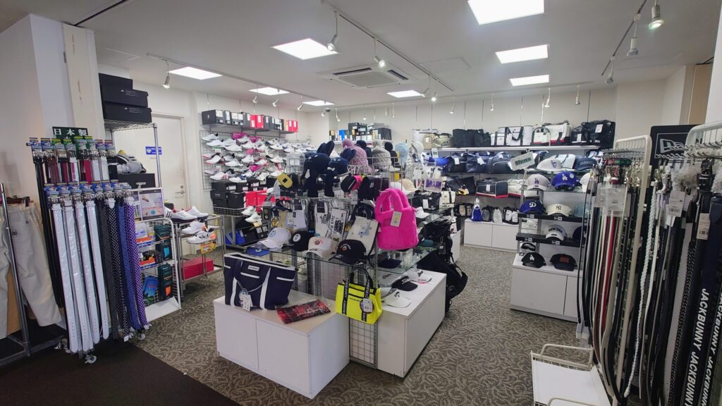 大厚木カントリークラブ 桜コース ショップ内部