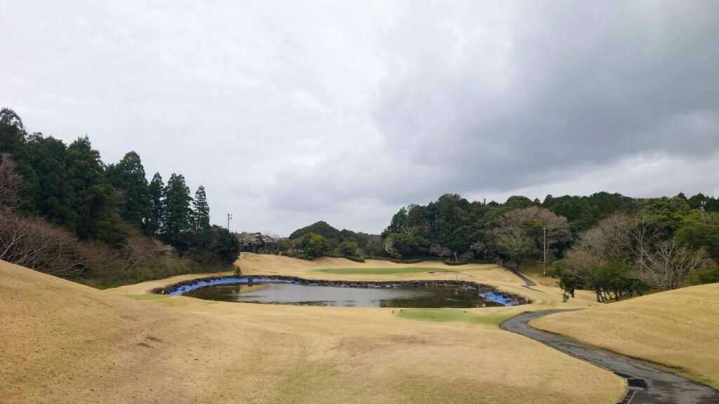 千葉桜の里ゴルフクラブIN 17番|172Y ショート