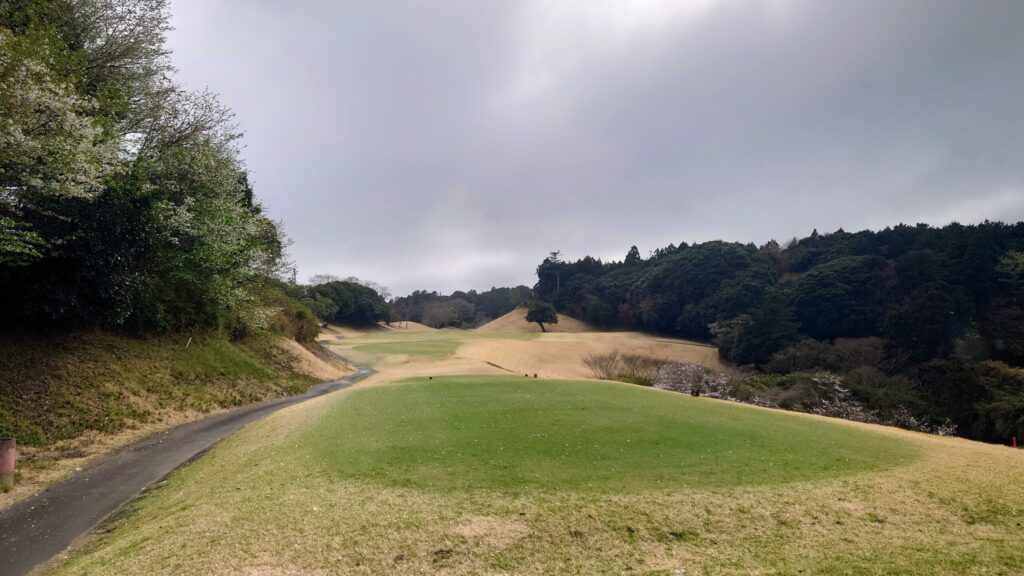 千葉桜の里ゴルフOUT 8番|416Y ミドル