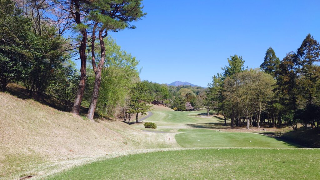 レインボーカントリー倶楽部 OUTコース8番 519Yロング