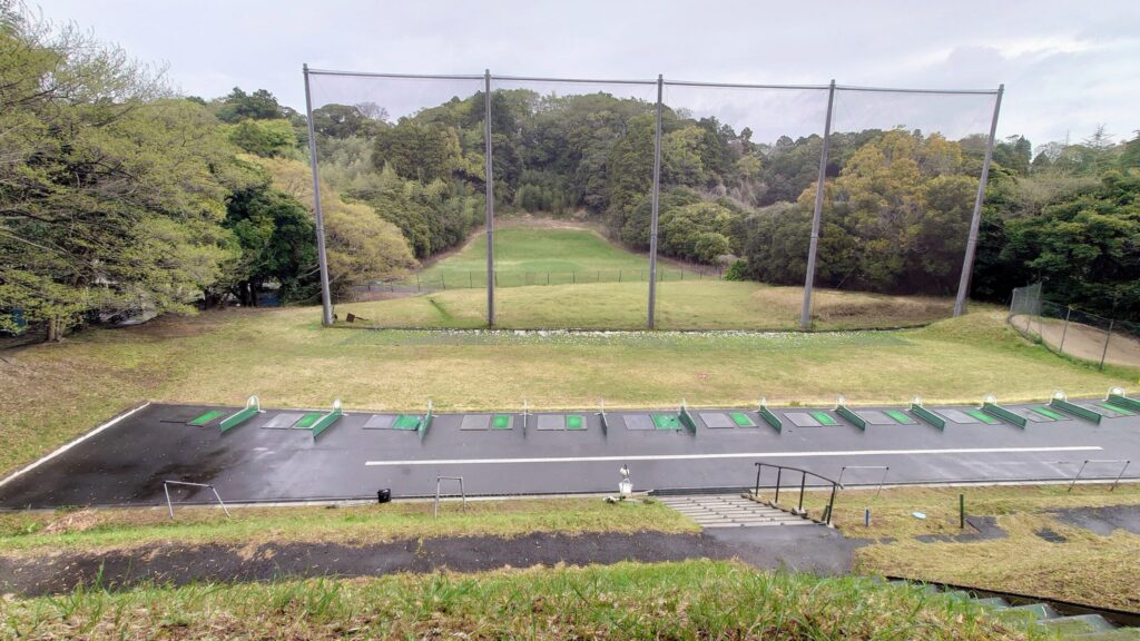 東京湾カントリークラブ【アコーディア・ゴルフ】 練習場打席