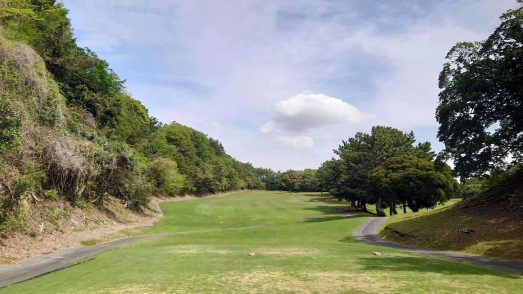 鎌倉パブリックゴルフ場　5番（258Y・ミドル）