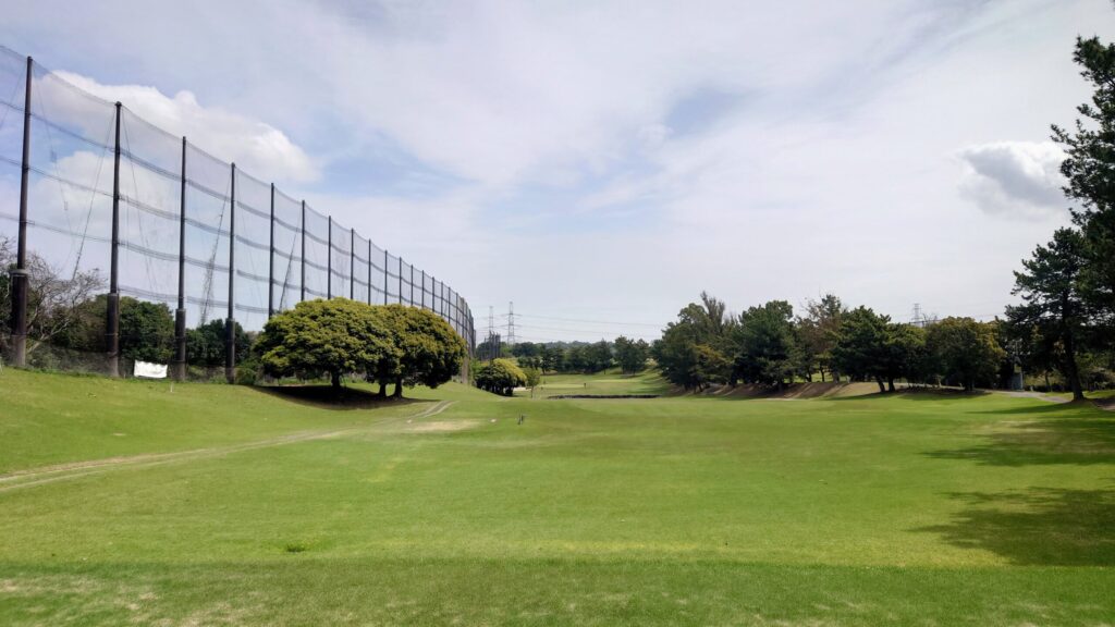 鎌倉パブリックゴルフ場　6番（323Y・ミドル）