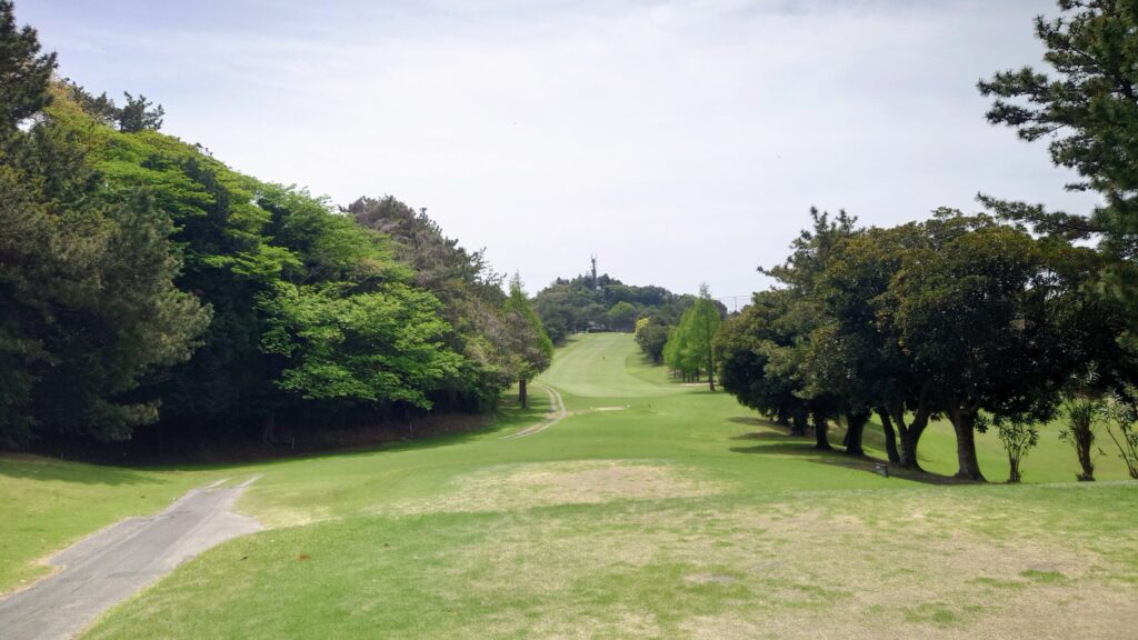 鎌倉パブリックゴルフ場　9番（448Y・ロング）