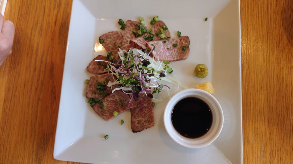 鎌倉パブリックゴルフ場　仙台牛のたたき