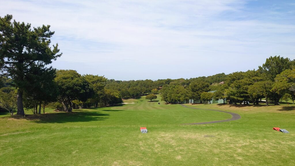 鎌倉パブリックゴルフ場　10番（341Y・ミドル）