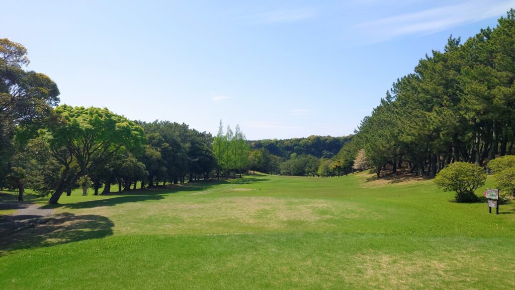 鎌倉パブリックゴルフ場　11番（379Y・ミドル）