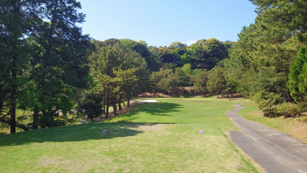 鎌倉パブリックゴルフ場　12番（115Y・ショート）