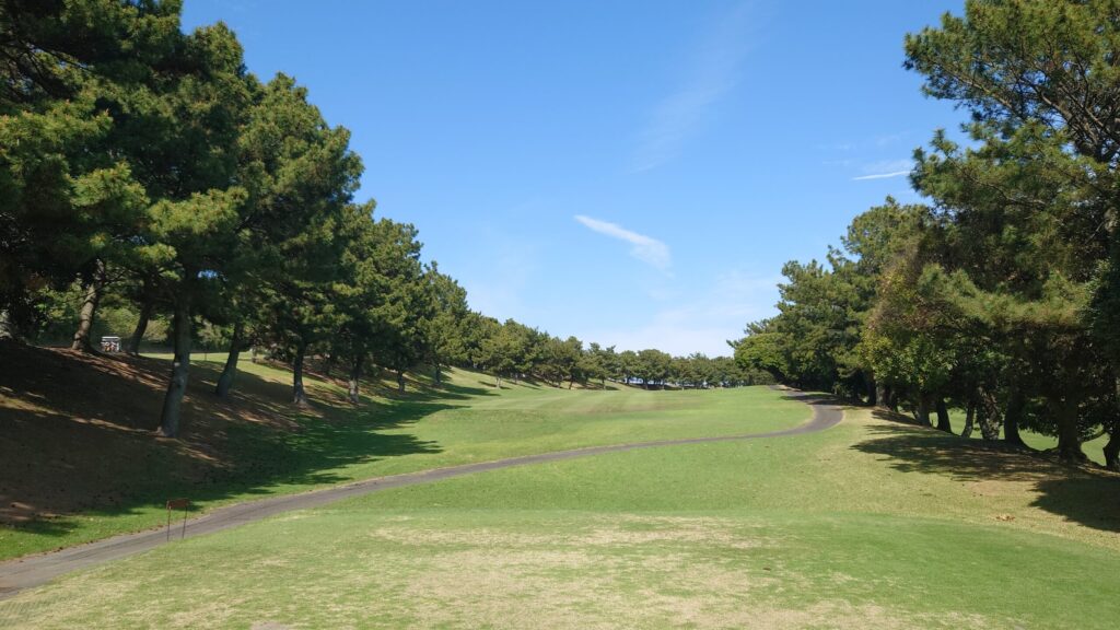 鎌倉パブリックゴルフ場　13番（339Y・ミドル）