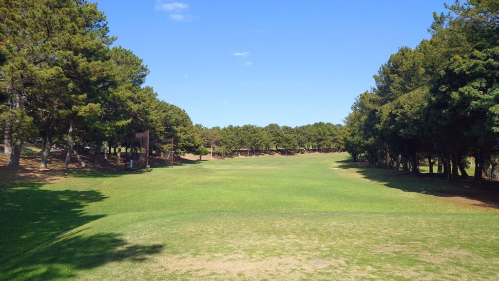 鎌倉パブリックゴルフ場　15番（328Y・ミドル）