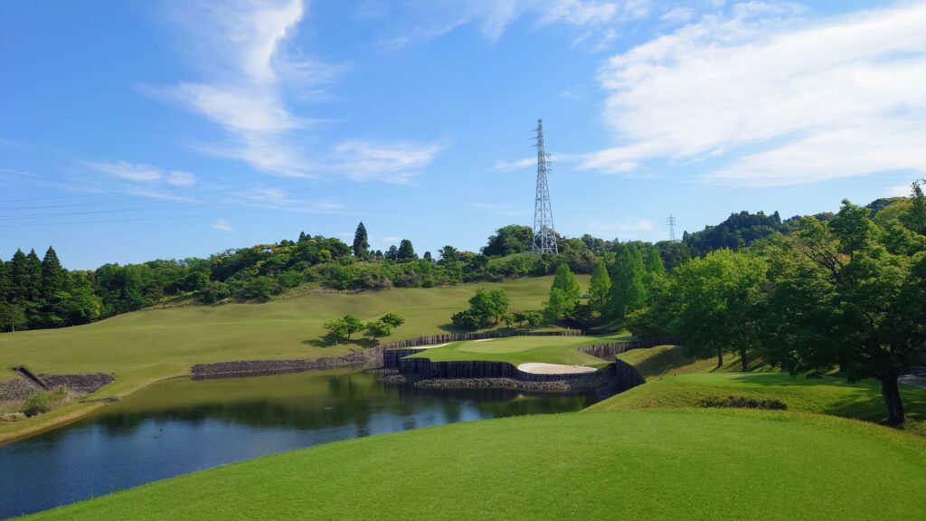 ゴルフ５カントリー オークビレッヂ　14番ホール｜150Y・ショート