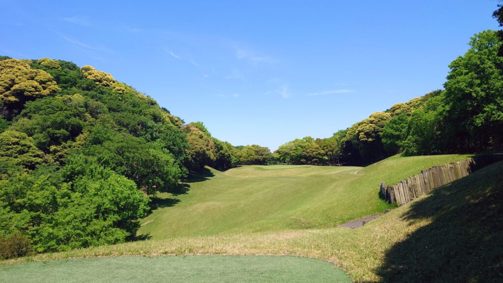 ゴルフ５カントリー オークビレッヂ　4番ホール｜135Y・ショート