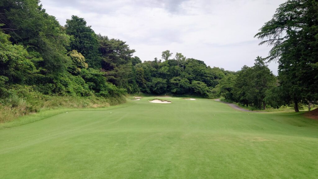 横浜カントリークラブ　2番｜140Y ショートホール 