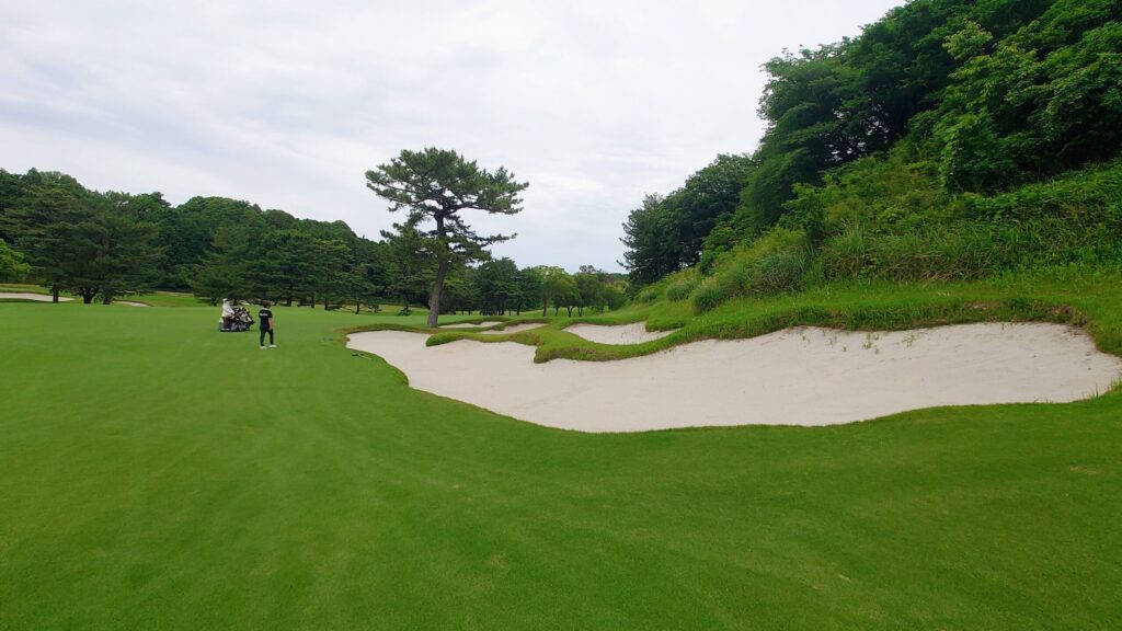 横浜カントリークラブ　7番フェアウェイバンカー