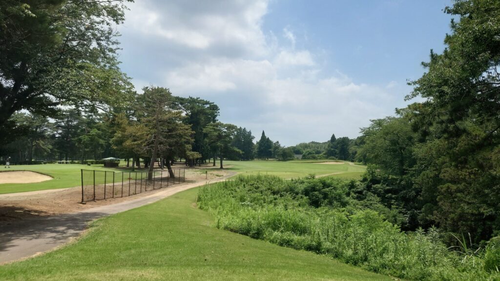 土浦カントリー倶楽部　西コース　8番 326Yミドル