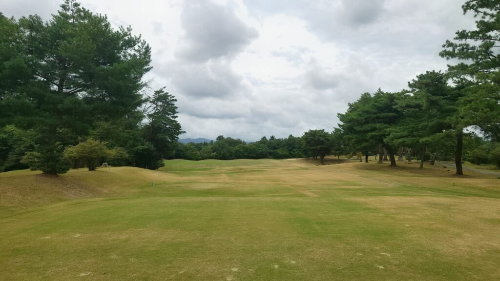 武庫ノ台ゴルフコースIN18番最終ロングホール