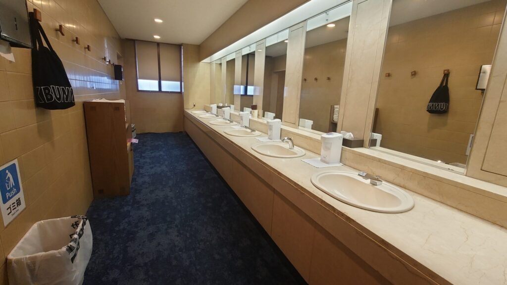 神戸グランドヒルゴルフクラブのトイレの洗面台