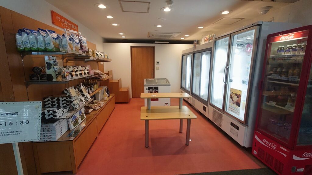 鹿野山ゴルフ倶楽部のマザー牧場のお土産コーナー