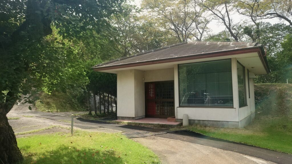 伊東カントリークラブのコース内にある売店の外観